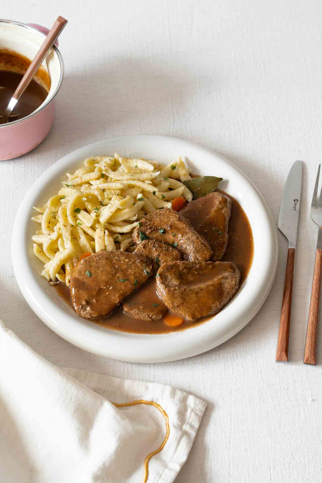 vegane-Rotweinsoße-Bratensoße