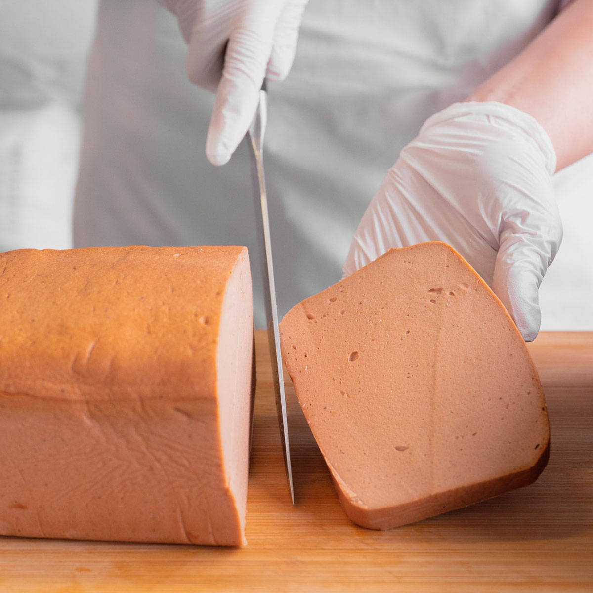 Gustl veganer leberkäse produktion