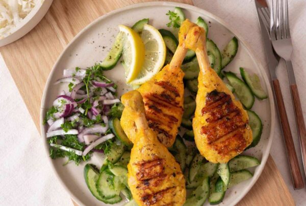 Vegane Grillhendlhaxen grillen_handgemacht-Holzknochen-Haut