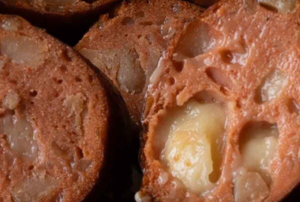 vegane-Wurst-grillen_veganen-Käsekrainer-Art